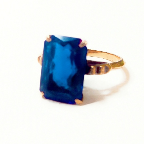 Vintage Jewelry - VTG Crosby 10k Gold 5 Carat Blue Sapphire Ring